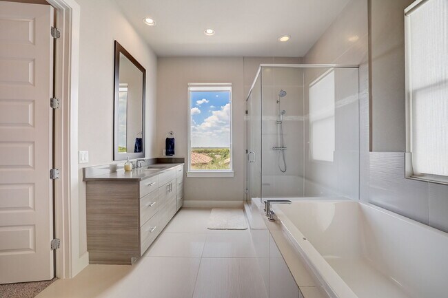 Building Photo - 6205 Seville Dr