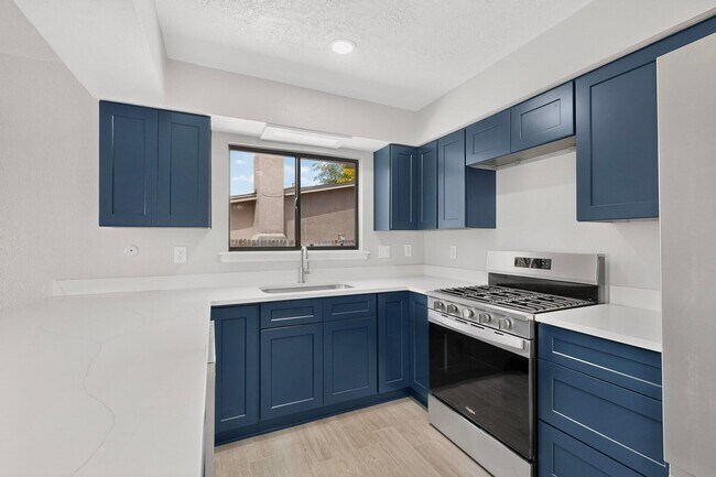 Building Photo - 7101 Cindy Dr NE