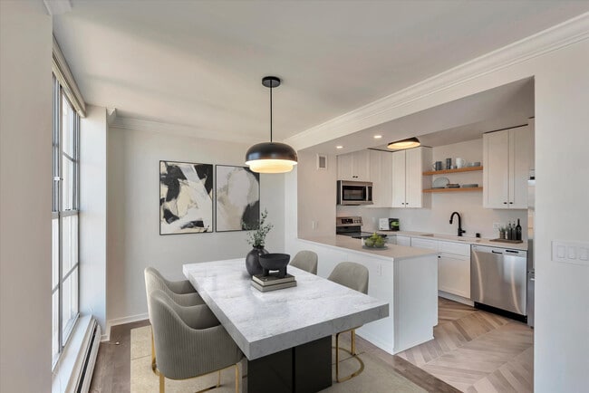 virtually staged - 2040 Franklin St