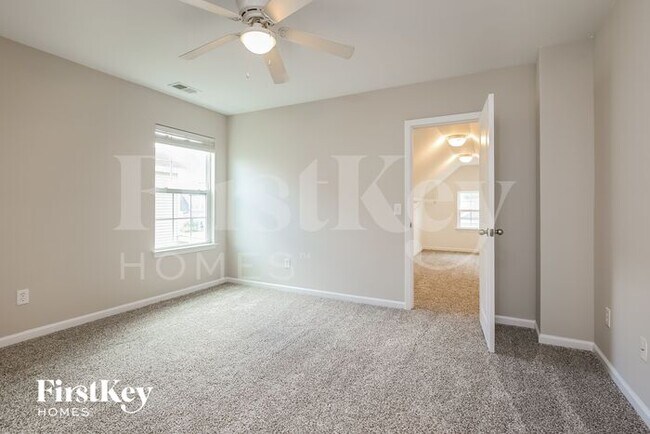 Building Photo - 2902 Penobscot Dr