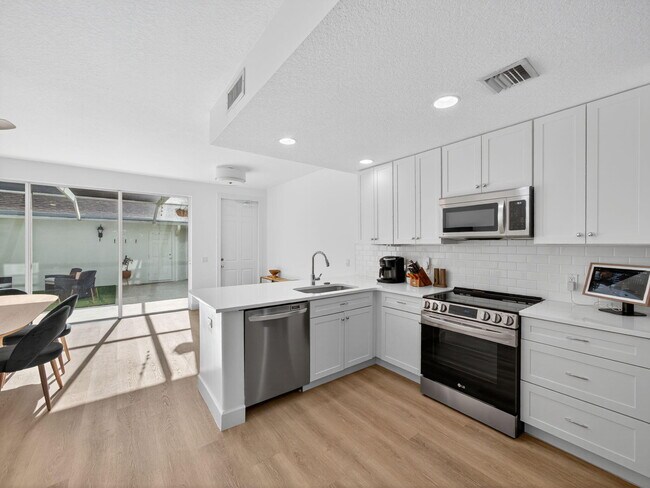 Building Photo - 2785 E Community Dr