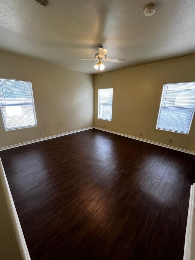 Building Photo - 2601 Alcott Ln