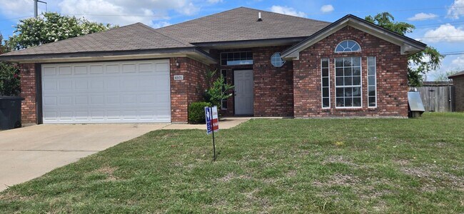 Primary Photo - 4505 Hitchrock Dr