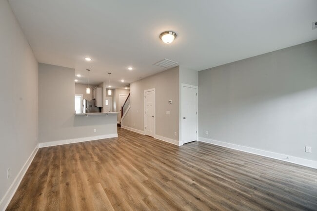 Building Photo - 203 E Frg Ct