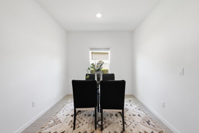 Building Photo - 85645 Stonehurst Pkwy