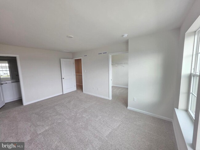 Building Photo - 57 Alexander Wy