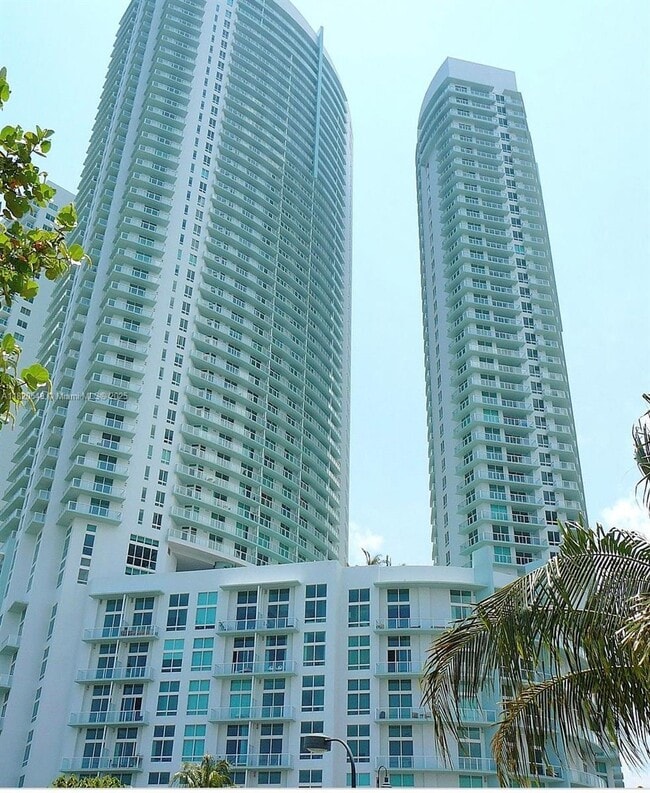 Primary Photo - 1900 N Bayshore Dr