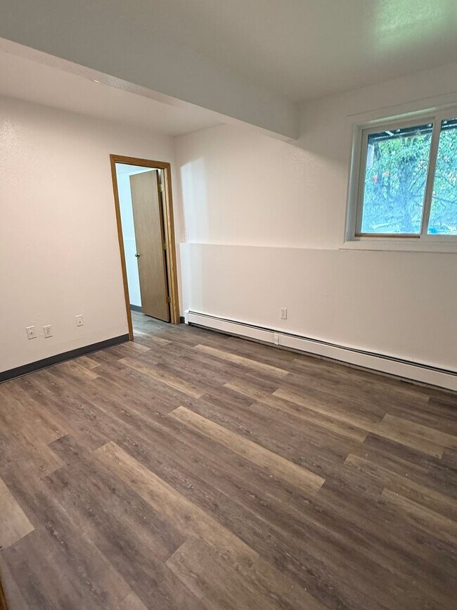 Building Photo - West Anchorage| END UNIT | 3BR 2.5BA | Gar...