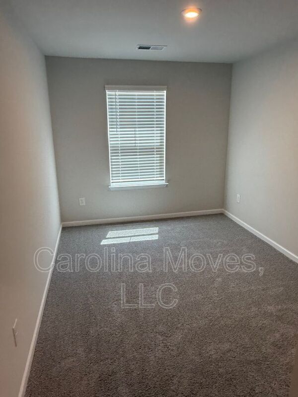 Building Photo - 171 Randwick Ln