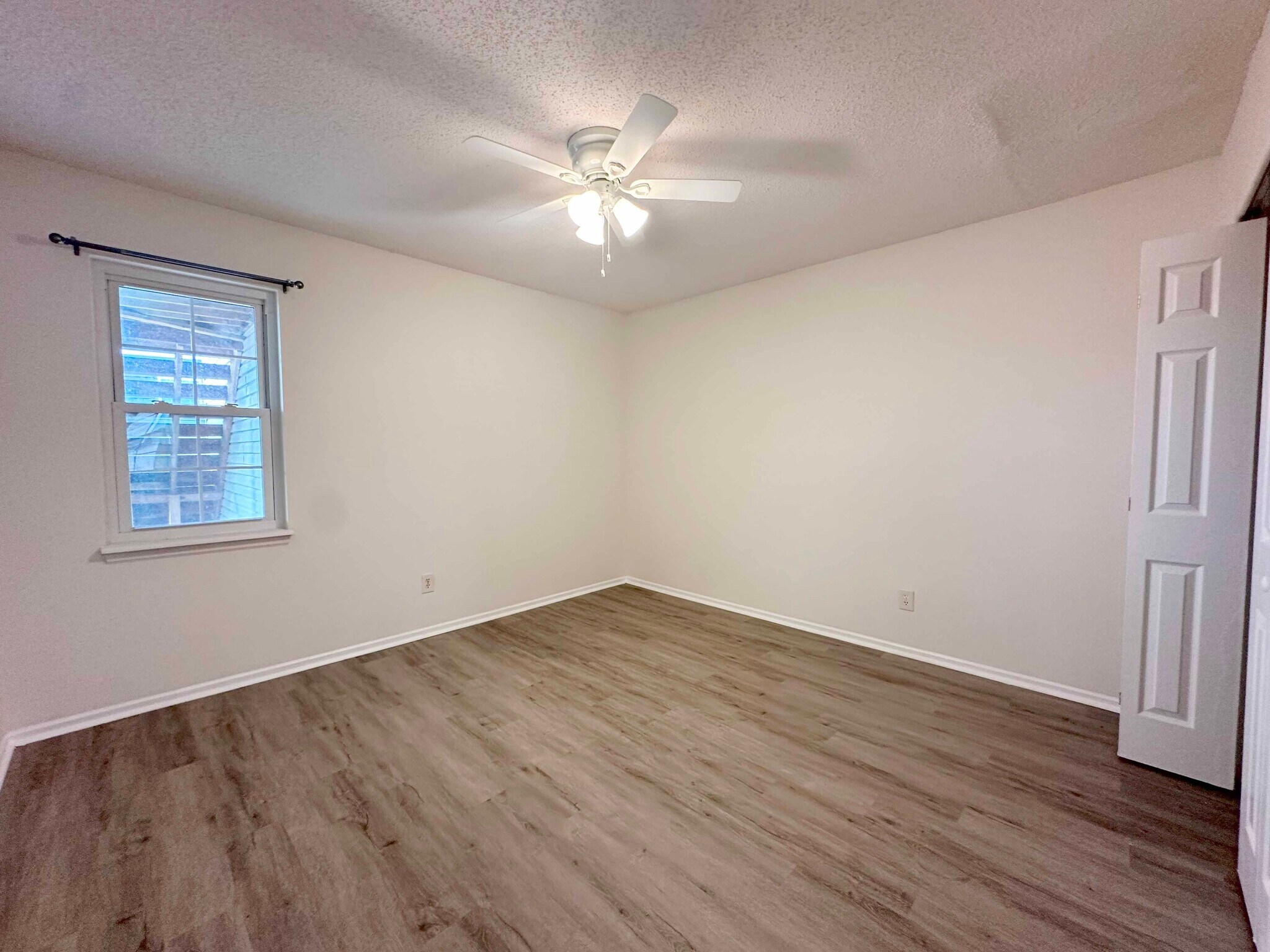 Building Photo - 11004 NW Player Dr