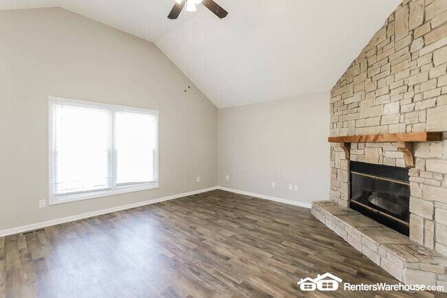 Building Photo - 3 Bed 2 Bath Home Available NOW!