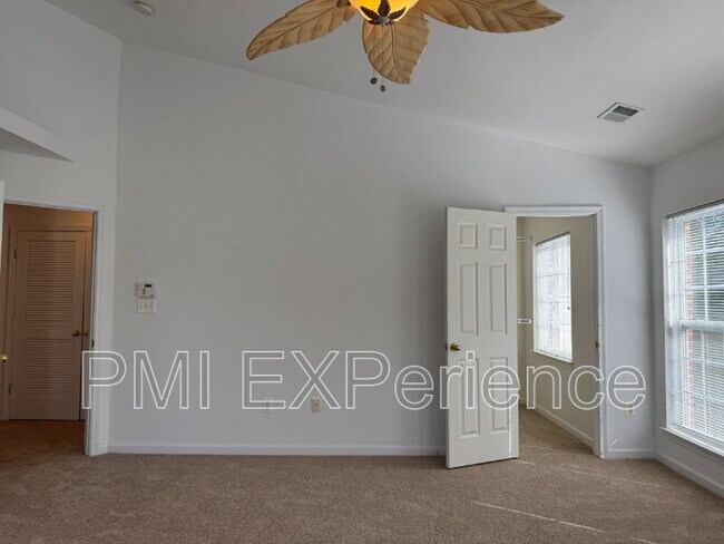 Building Photo - 12302 Open View Ln