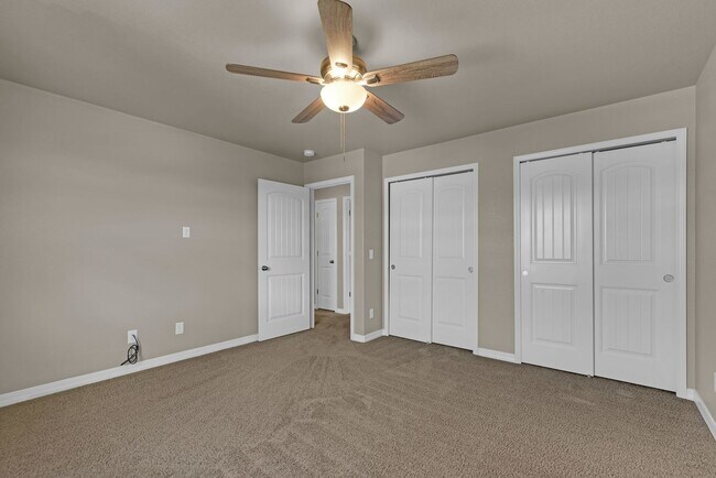 Building Photo - Beautiful home available to move in 08/04/...