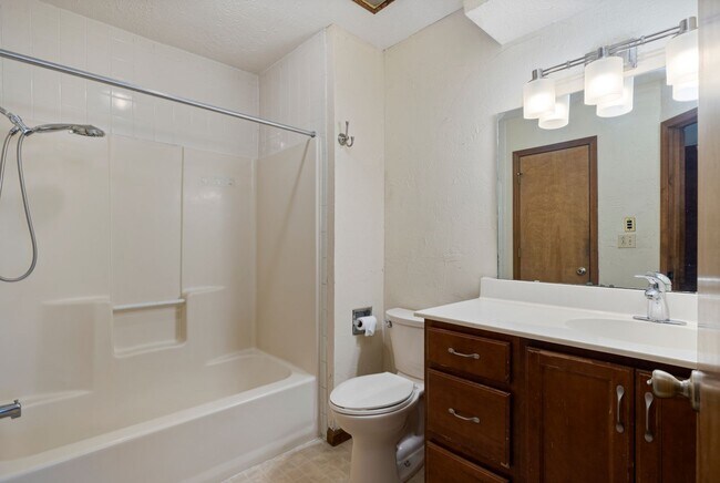 Building Photo - S1005-MF2