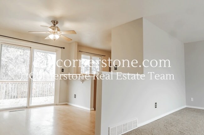 Building Photo - 3614 Regis St