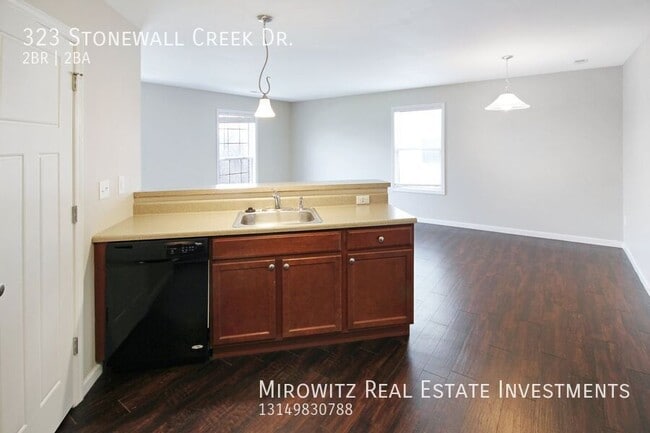 Building Photo - 323 Stonewall Creek Dr