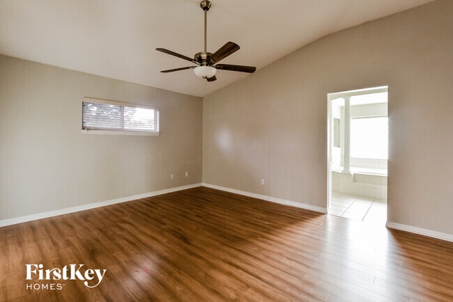 Building Photo - 1393 Pine Song Dr