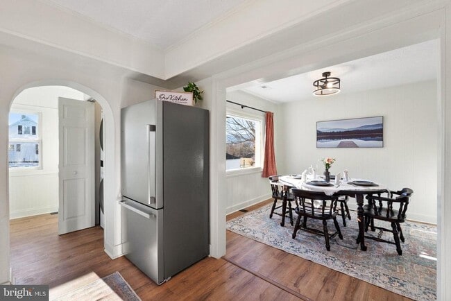 Building Photo - 701 S 2nd St