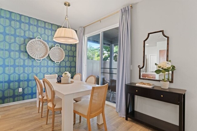 Building Photo - Resort Living | Water Sports | Golf | Mode...