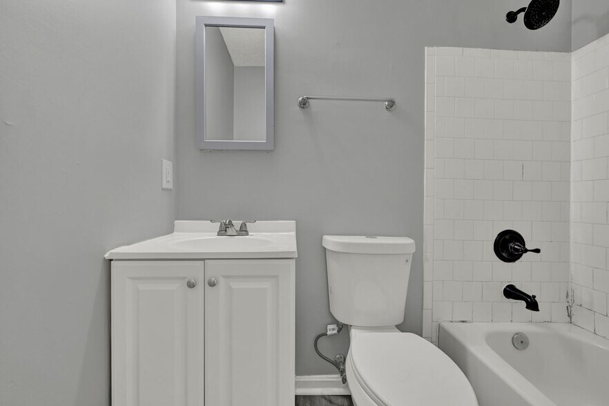 Building Photo - 504 Park Manor Cir