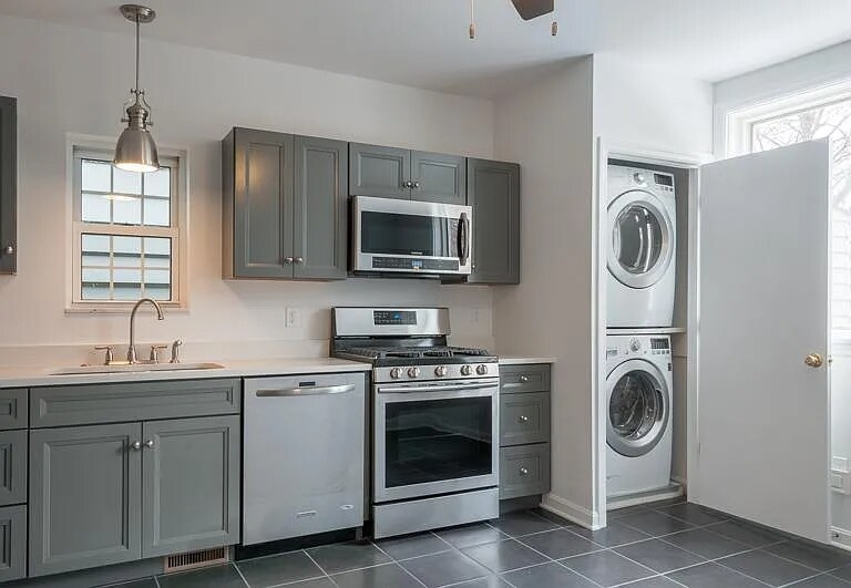 Building Photo - 5438 Claybourne St