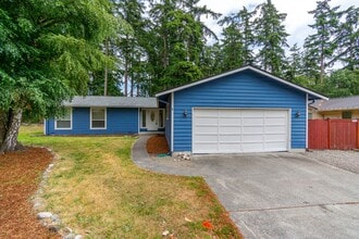 Building Photo - Newly Renovated 3 Bedroom in Oak Harbor