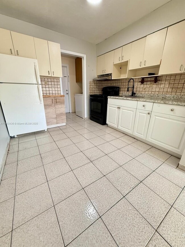 Building Photo - 3980 SW 51st St