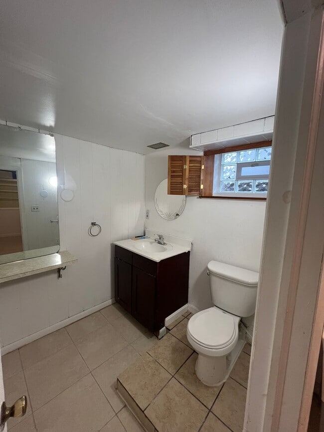 Building Photo - Charming 3 Bedroom Home in Parkville