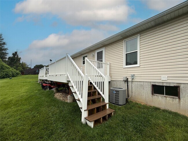 Building Photo - 102 N Ferkel St