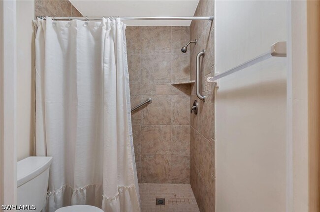 Building Photo - 818 Tanbark Dr