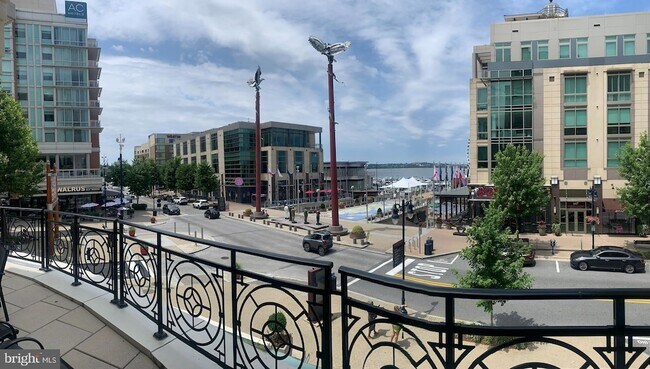 Building Photo - 155 Potomac Passage