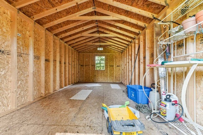 Building Photo - 710 Heatherwood Dr