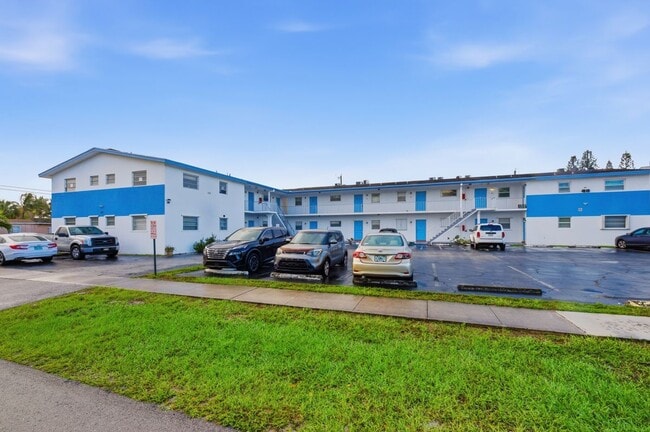 Building Photo - 410 W Palm St