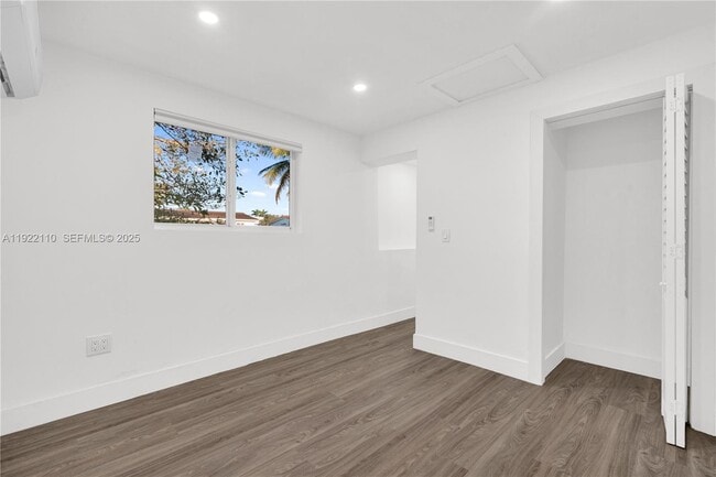 Building Photo - 4701 SW 104th Ct