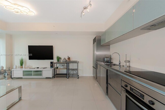 Building Photo - 1040 Biscayne Blvd