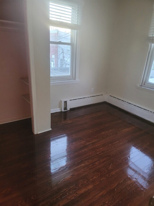 Building Photo - 7008 Ditman St