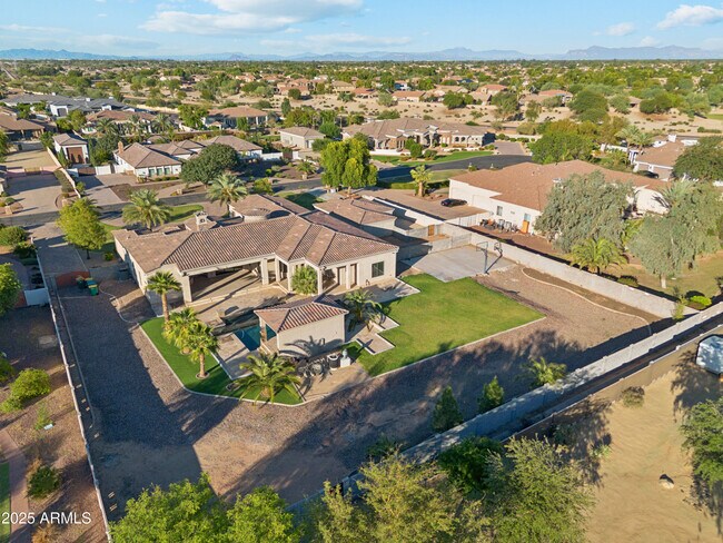 Building Photo - 11407 E Bellflower Ct