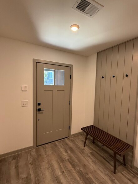 Building Photo - 2084 Edison Park Ln