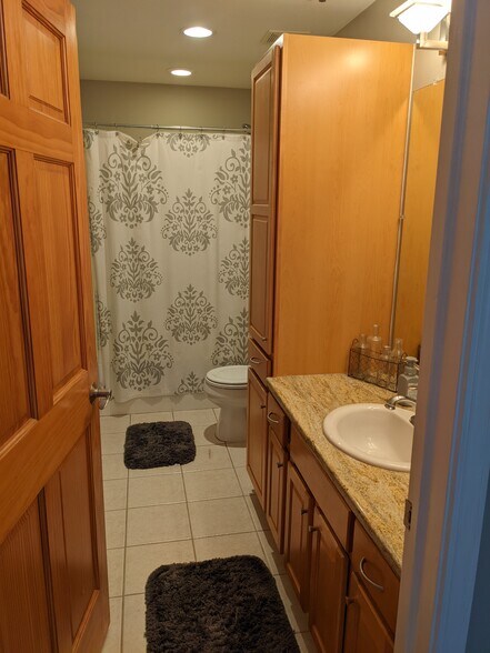 guest bath - 283 S Zeeb Rd