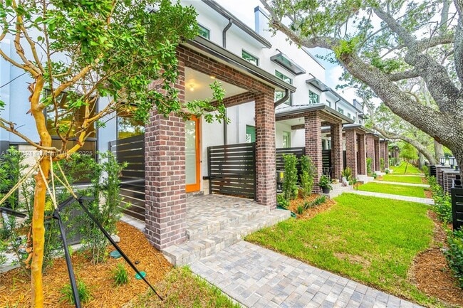 Building Photo - 8353 NW 7th Pl