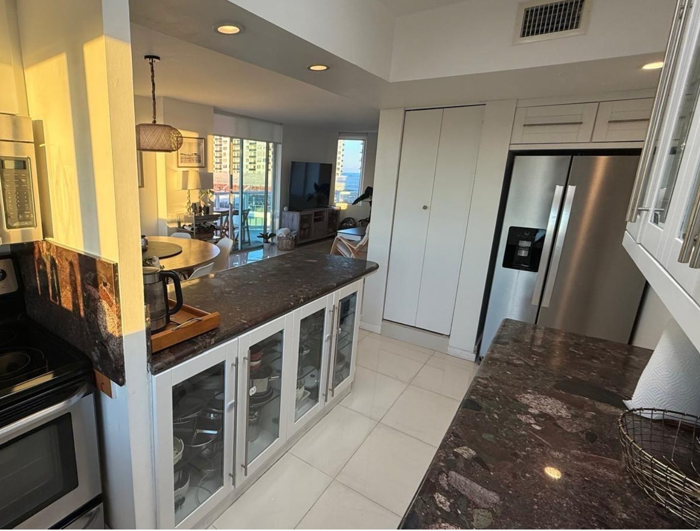 Building Photo - 5900 Collins Ave