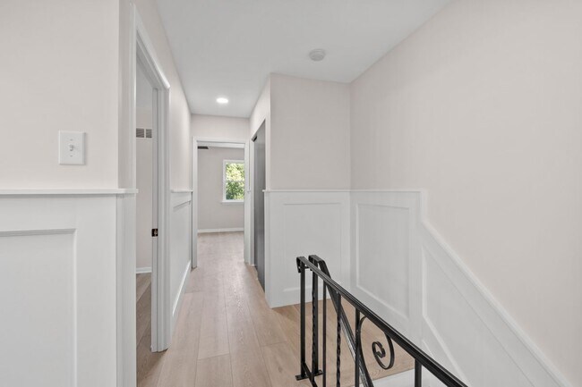 Building Photo - 857 Green Valley Dr