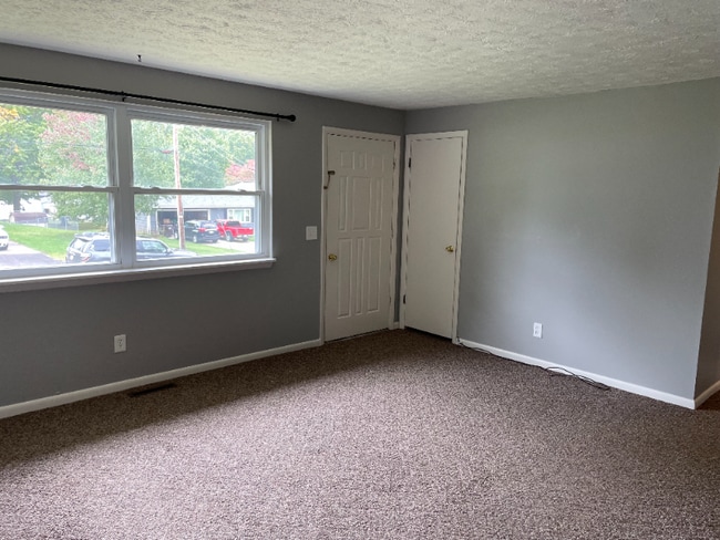 Building Photo - 4988 Dee Mar Ave SW