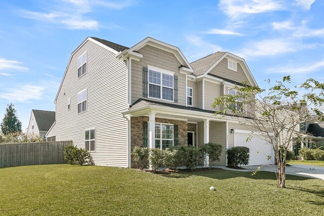 Building Photo - 5 Bedroom 3 Bath Home Located in Sophia Landing in Goose Creek