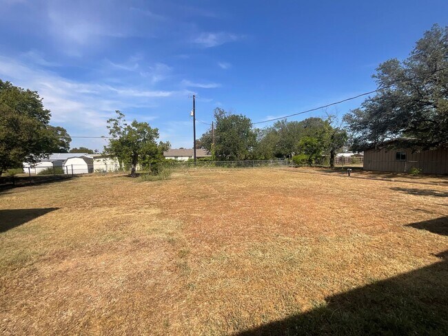 Building Photo - **APPLICATION RECEIVED**  AMAZING 3 bedroom 2 Bath home with detached GARAGE/WORKSHOP in Marble F...