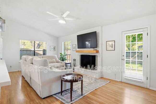 Building Photo - 13402 Langtry St