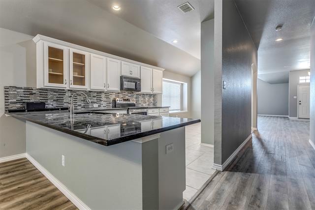 Building Photo - 3611 Redwood Cir