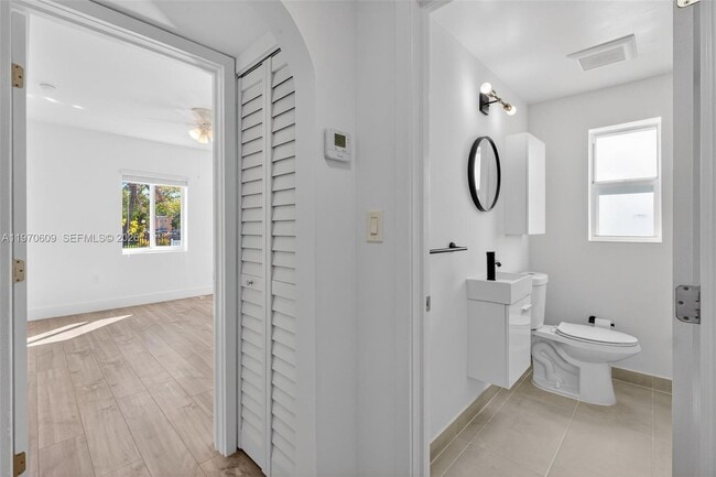 Building Photo - 1801 SW 5th St