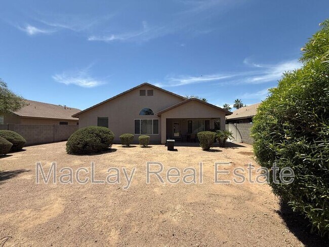 Building Photo - 450 W Musket Pl