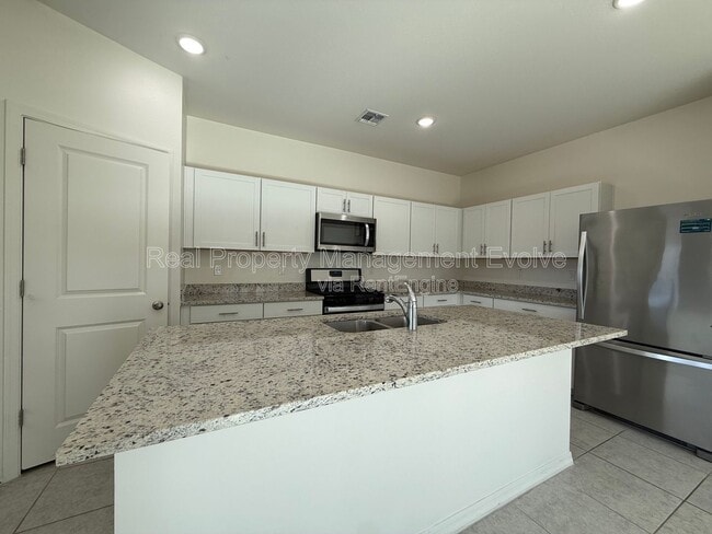 Building Photo - 4710 N 194th Dr